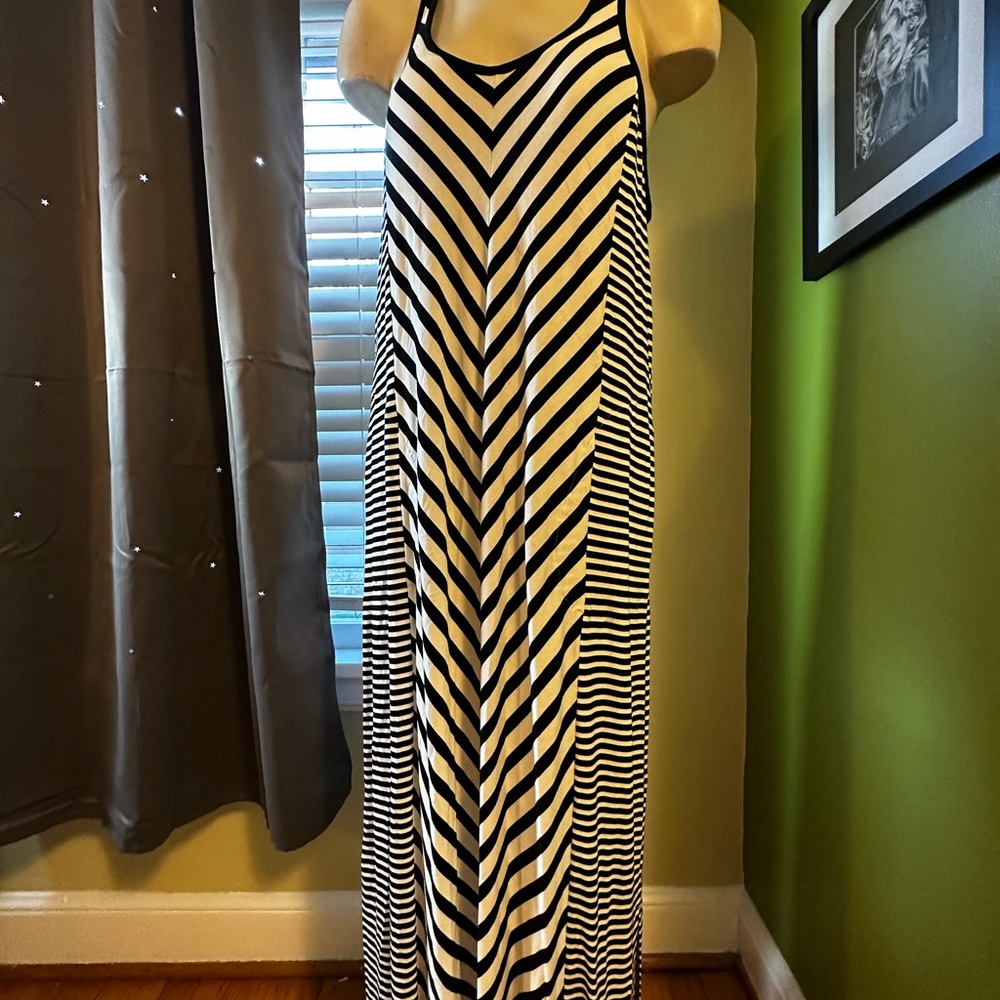 Soma Black and White Chevron Maxi Dress with built in bralette - Picture 3 of 7